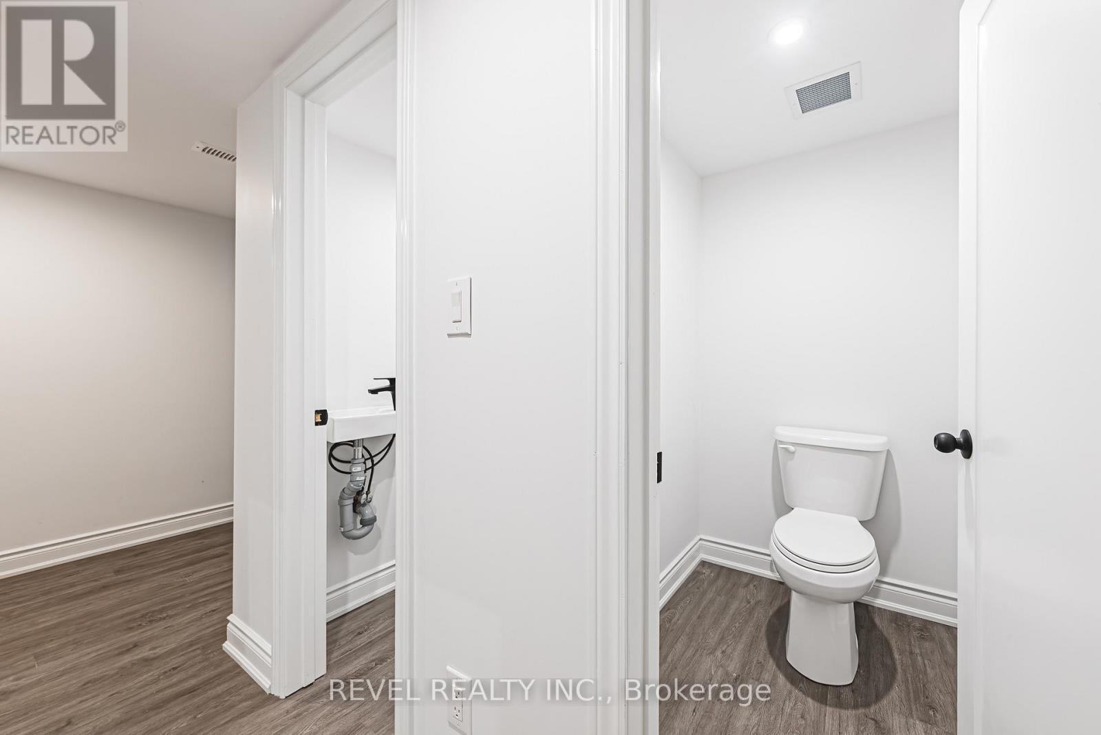 1127 Main Street E, Hamilton, ON