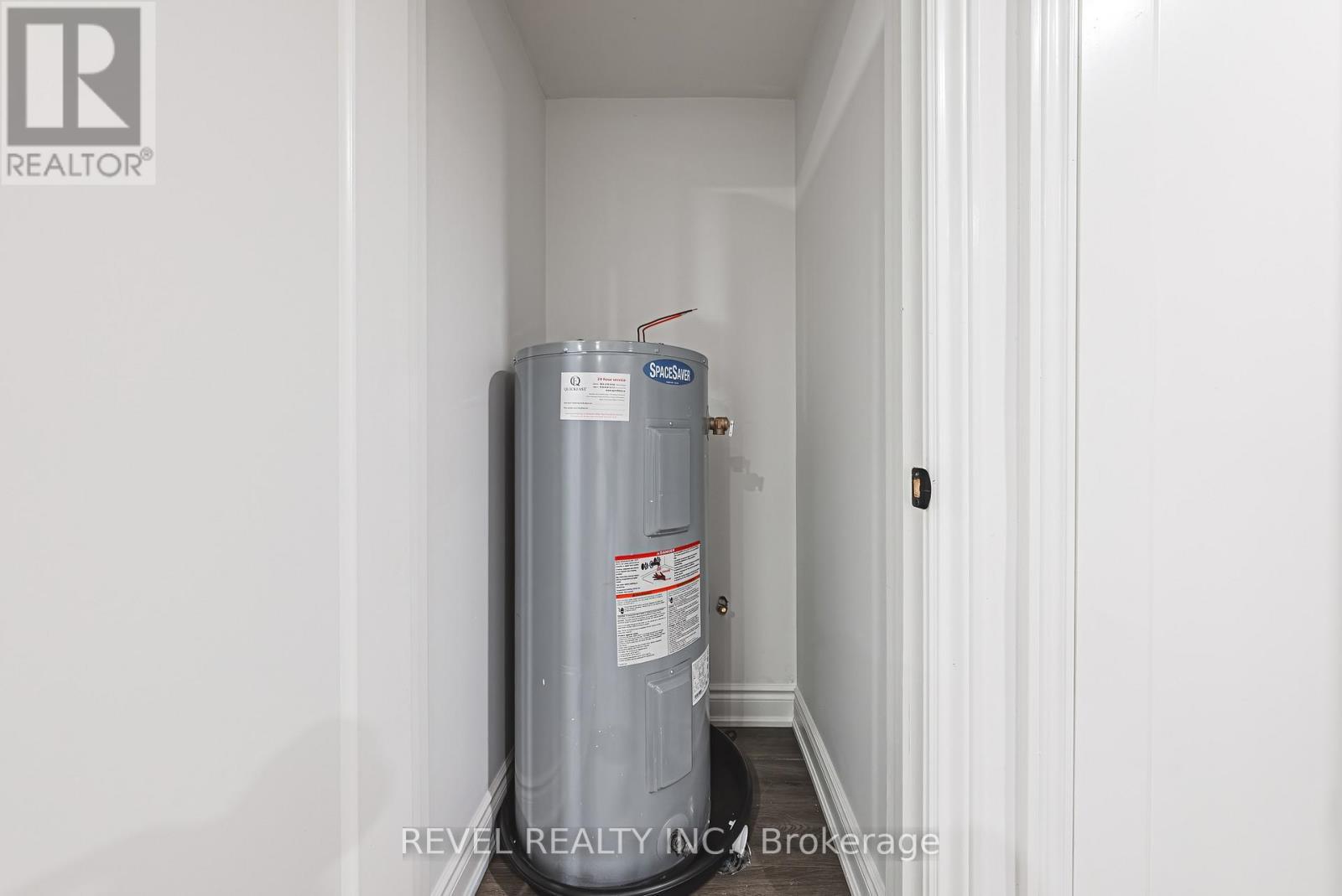 1127 Main Street E, Hamilton, ON