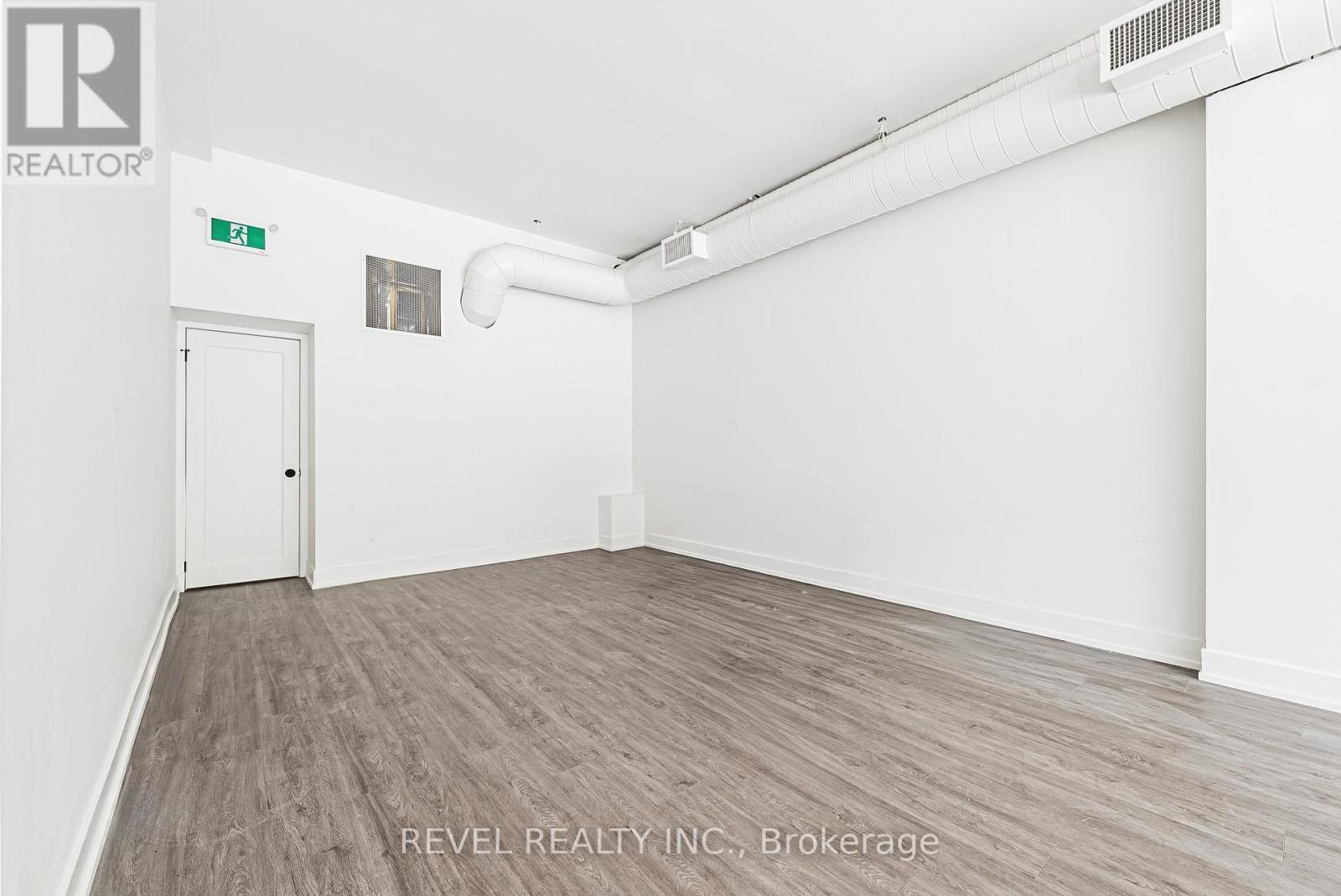 1127 Main Street E, Hamilton, ON