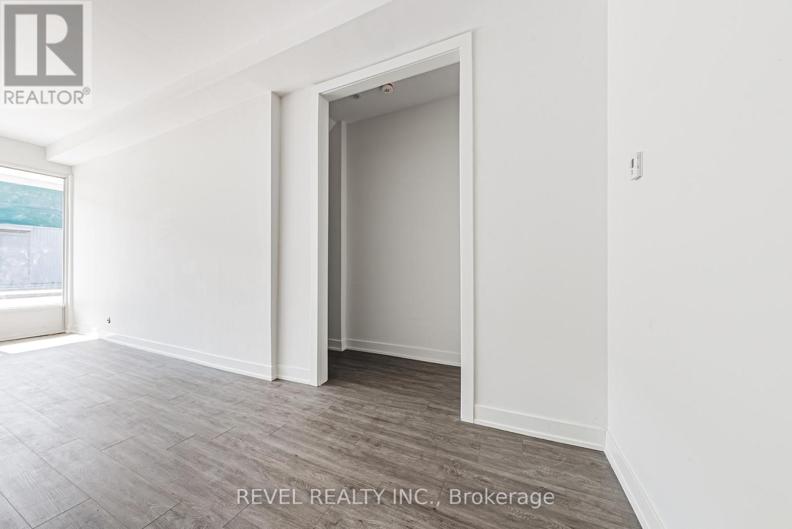 1127 Main Street E, Hamilton, ON