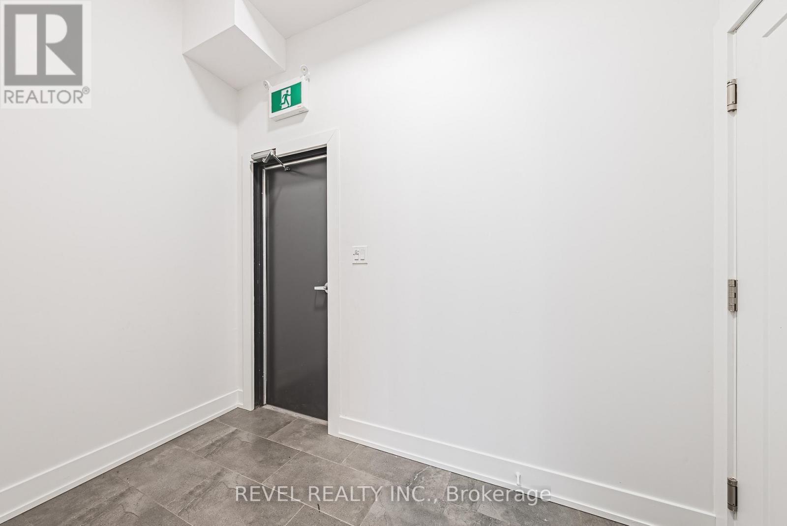 1127 Main Street E, Hamilton, ON