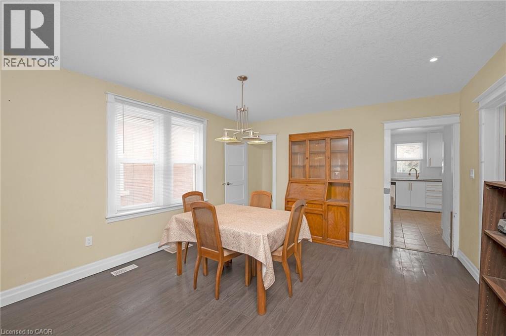 246 Ottawa Street S, Hamilton, ON - Indoor Photo Showing Dining Room