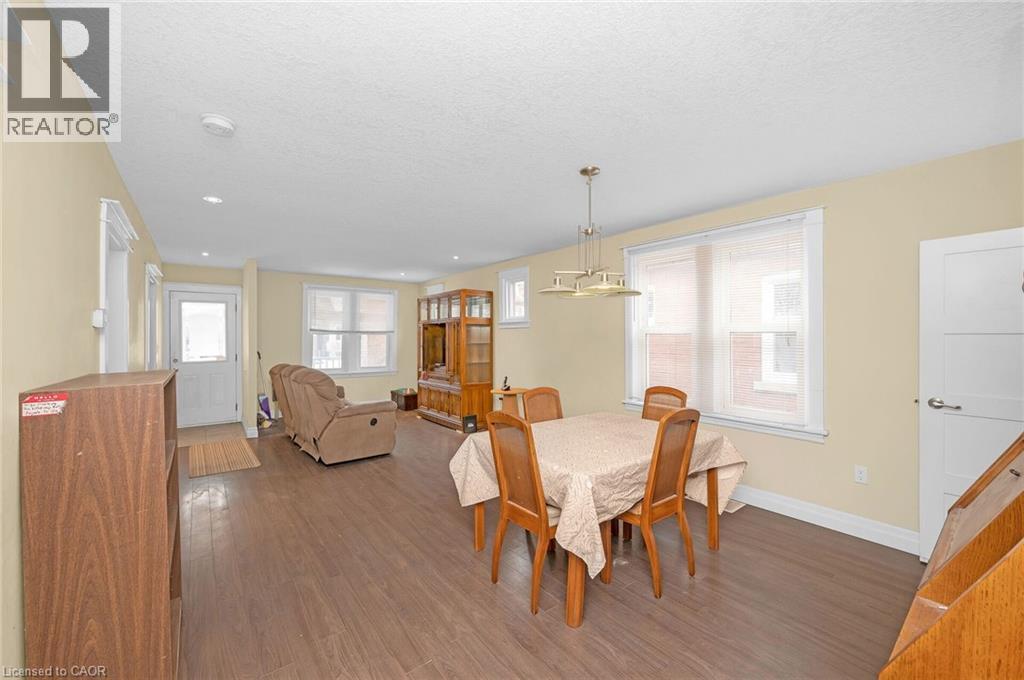 246 Ottawa Street S, Hamilton, ON - Indoor Photo Showing Dining Room
