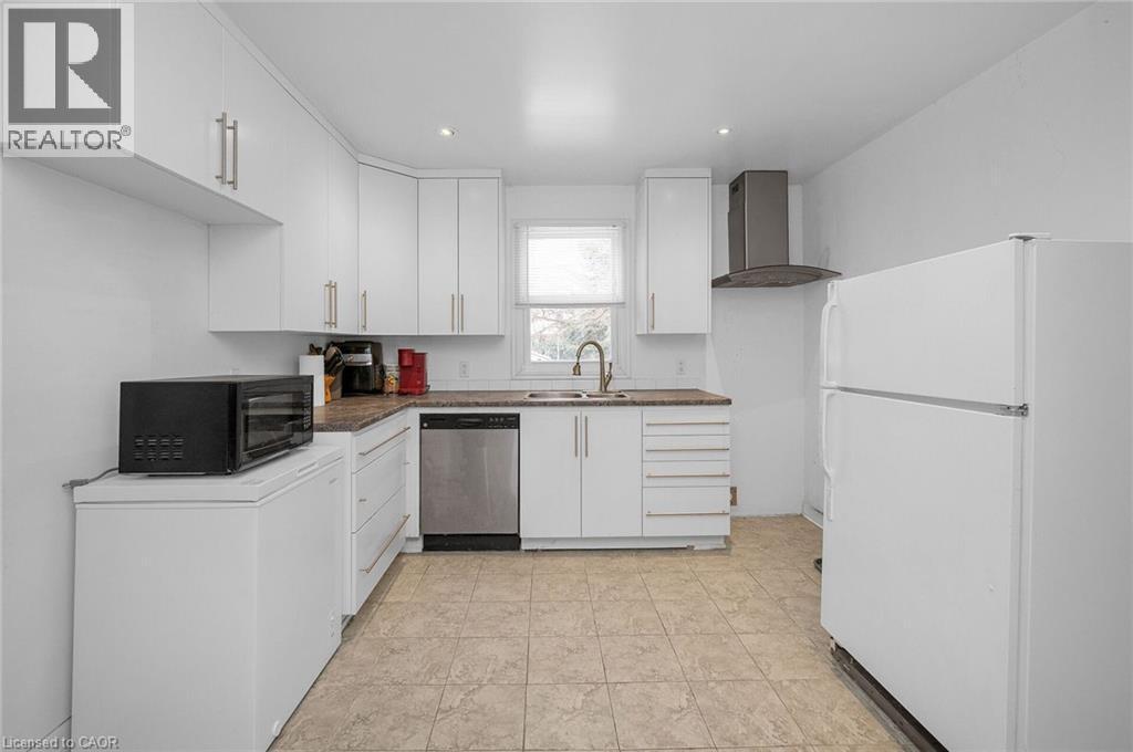 246 Ottawa Street S, Hamilton, ON - Indoor Photo Showing Kitchen With Double Sink