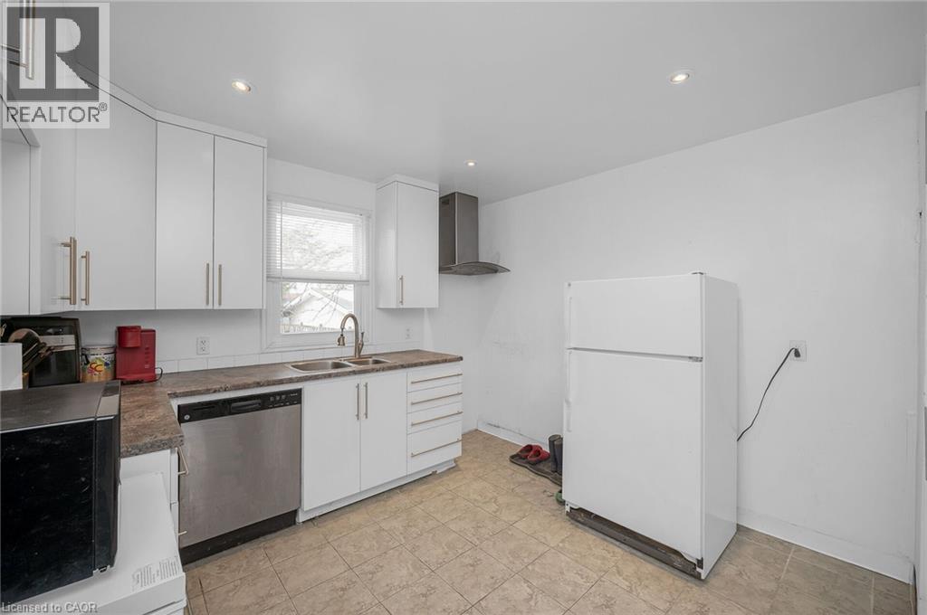 246 Ottawa Street S, Hamilton, ON - Indoor Photo Showing Kitchen With Double Sink