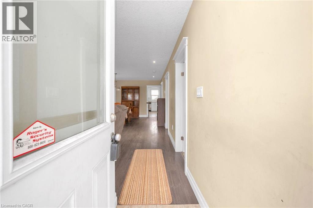 246 Ottawa Street S, Hamilton, ON - Indoor Photo Showing Other Room