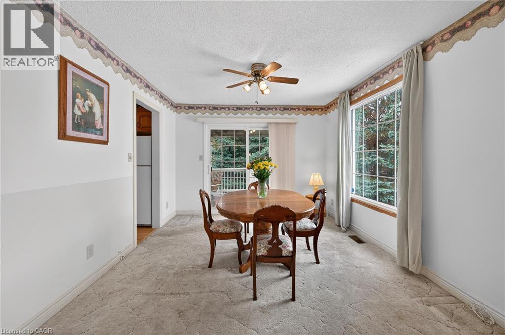 4 Hunter Road, Grimsby, ON - Indoor Photo Showing Dining Room