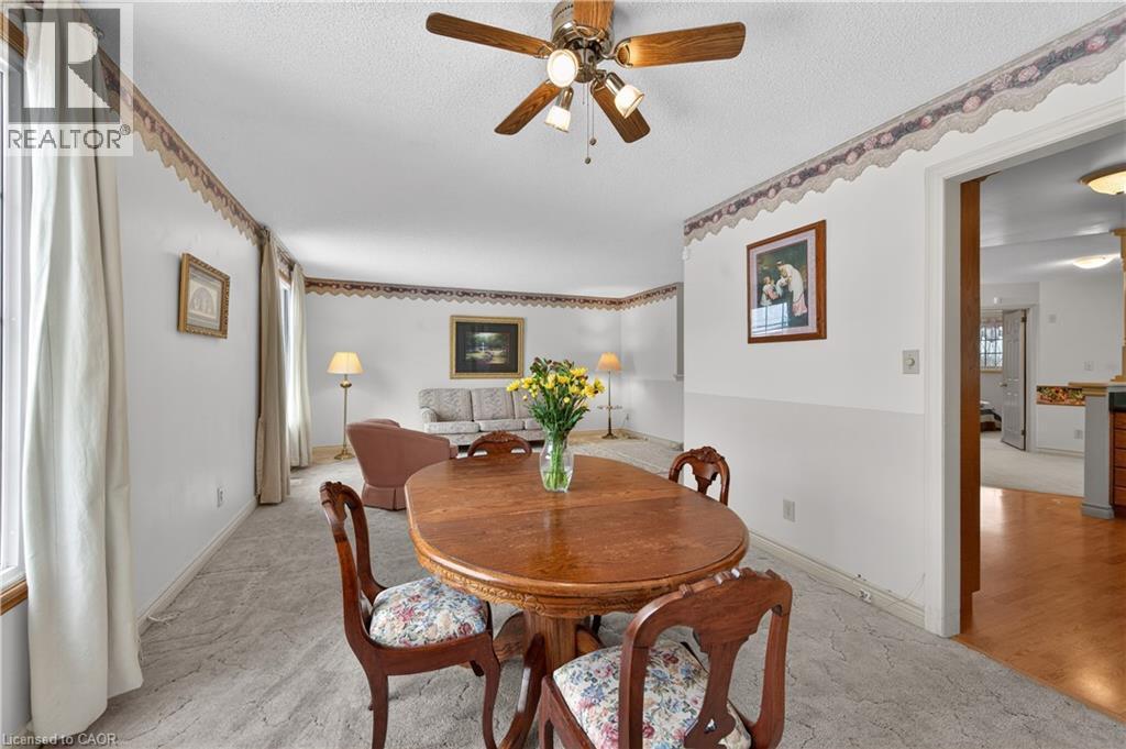 4 Hunter Road, Grimsby, ON - Indoor Photo Showing Dining Room