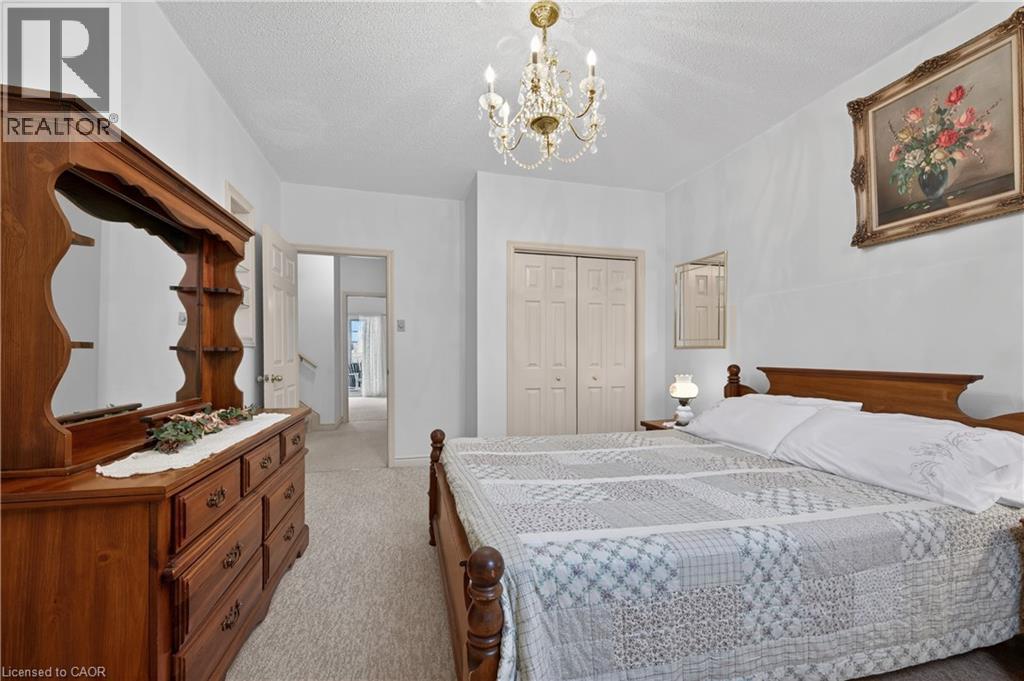 4 Hunter Road, Grimsby, ON - Indoor Photo Showing Bedroom