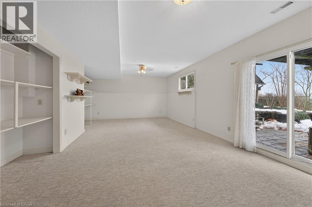 4 Hunter Road, Grimsby, ON - Indoor Photo Showing Other Room