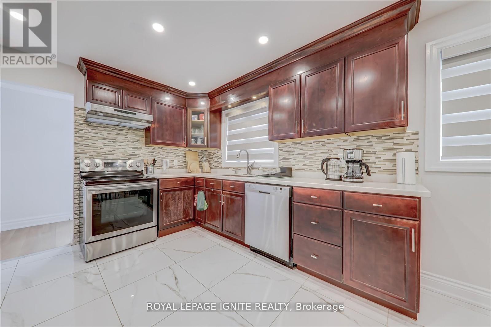 4023 Bishopstoke Lane, Mississauga, ON - Indoor Photo Showing Kitchen