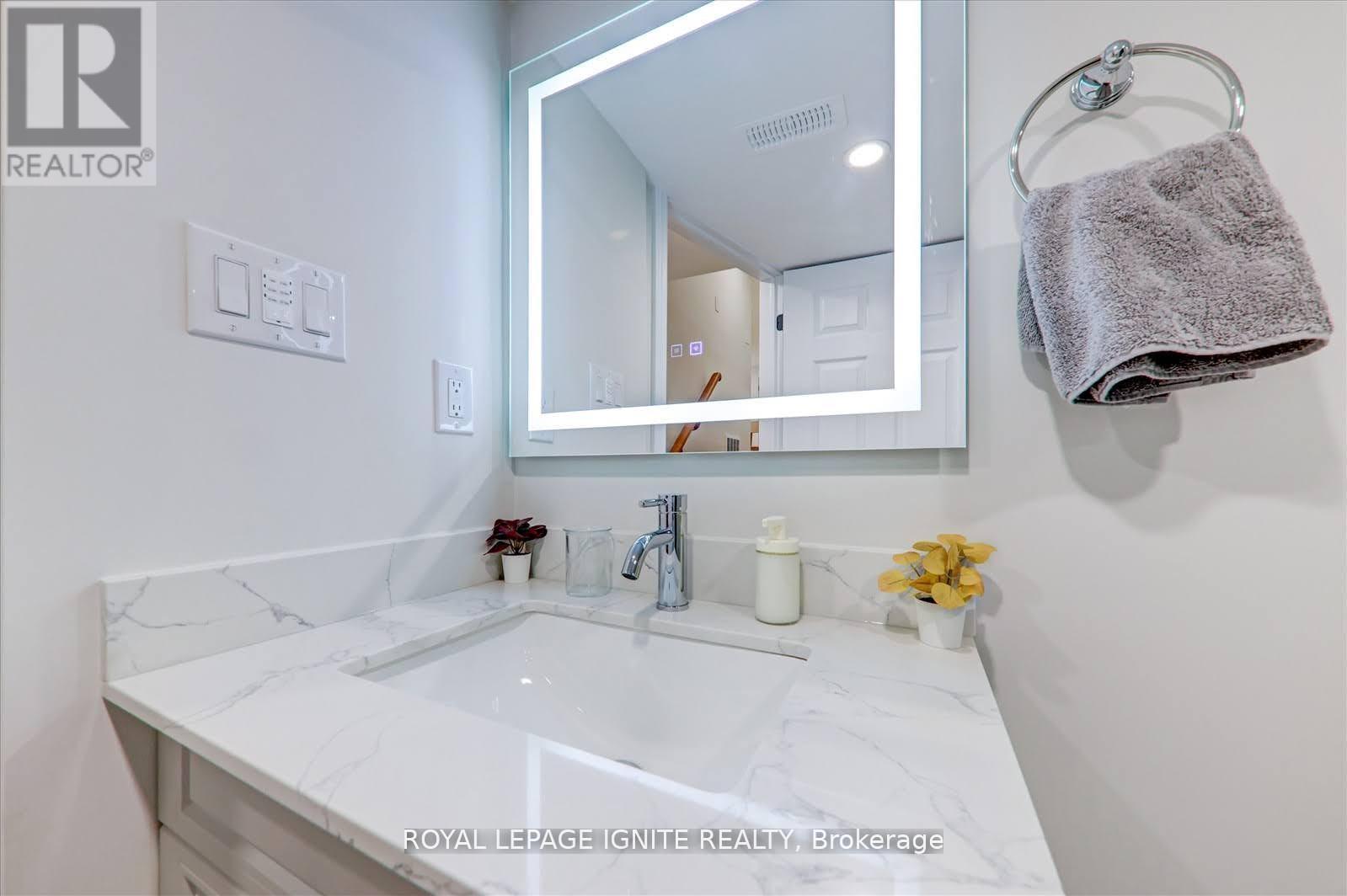 4023 Bishopstoke Lane, Mississauga, ON - Indoor Photo Showing Bathroom