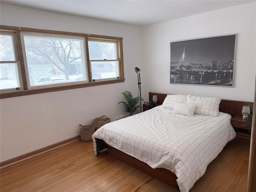 656 Renfrew Street, Winnipeg, MB - Indoor Photo Showing Bedroom
