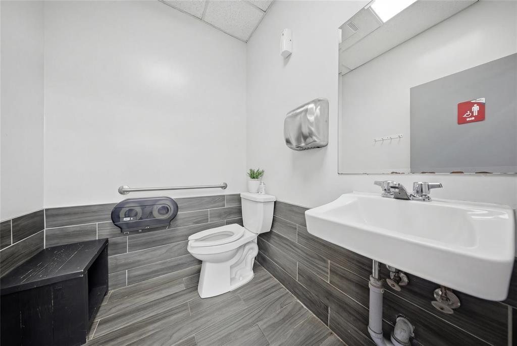 686 Springfield Road, Winnipeg, MB