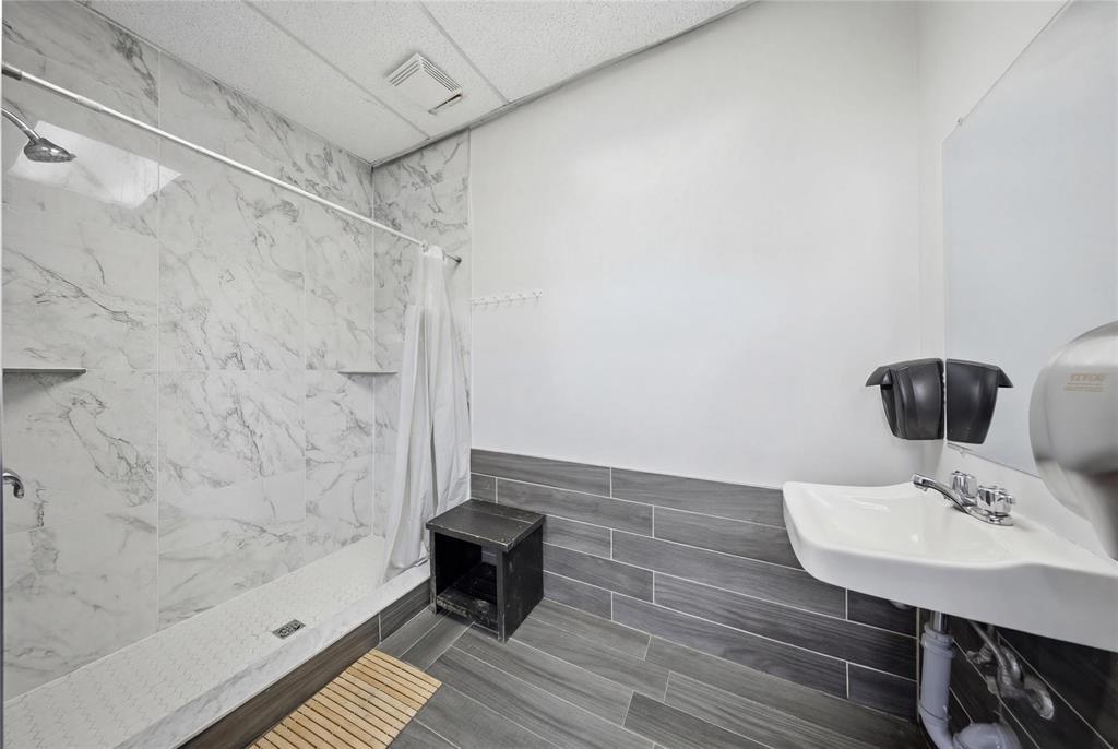 686 Springfield Road, Winnipeg, MB