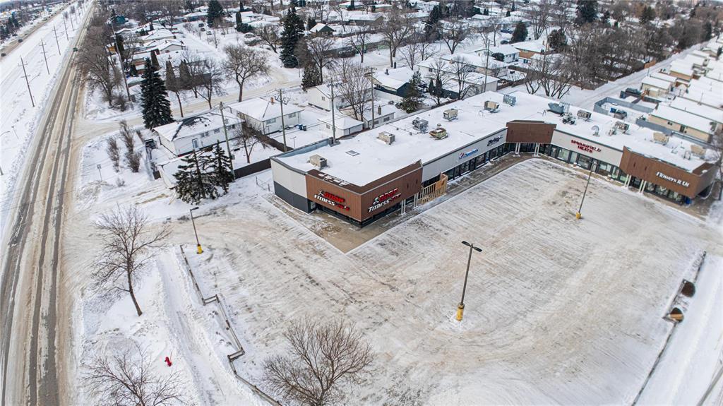 686 Springfield Road, Winnipeg, MB