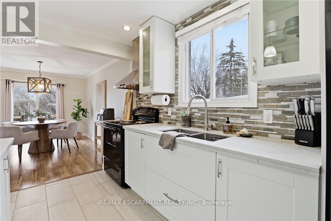 32 Audrey Street, Hamilton, ON - Indoor Photo Showing Kitchen With Double Sink