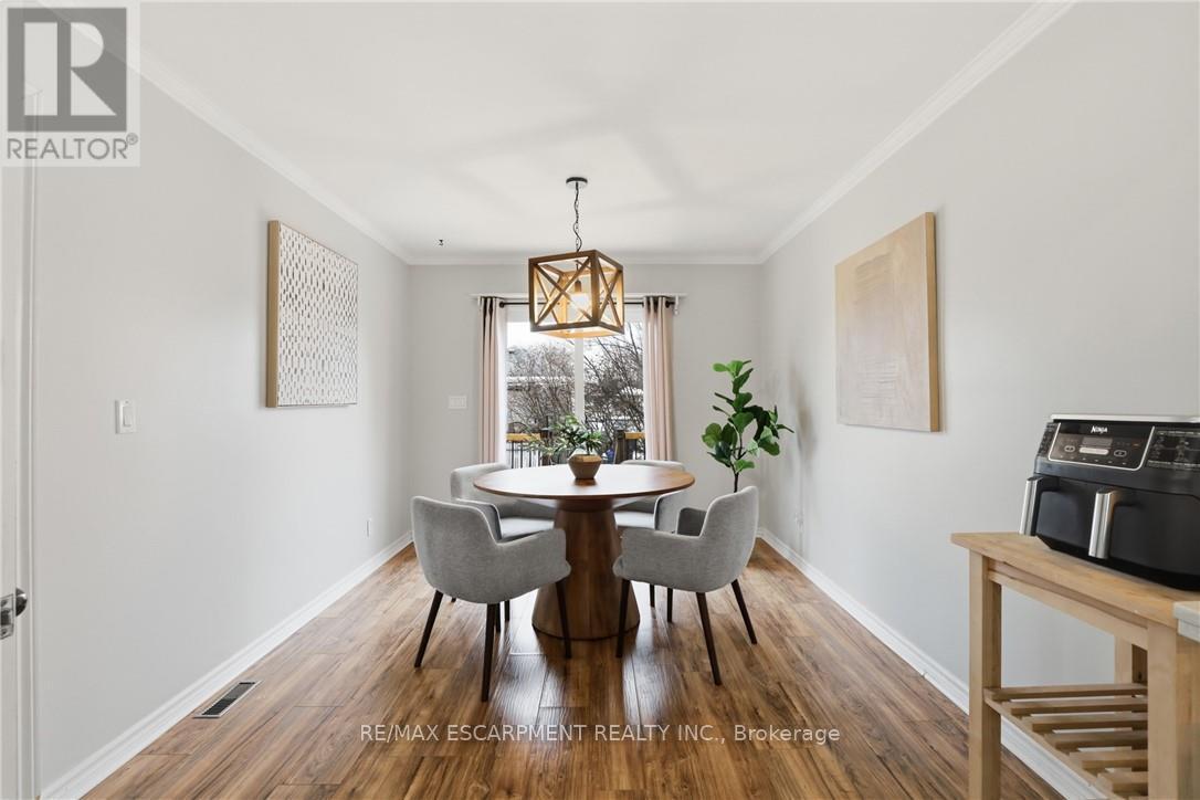 32 Audrey Street, Hamilton, ON - Indoor Photo Showing Dining Room