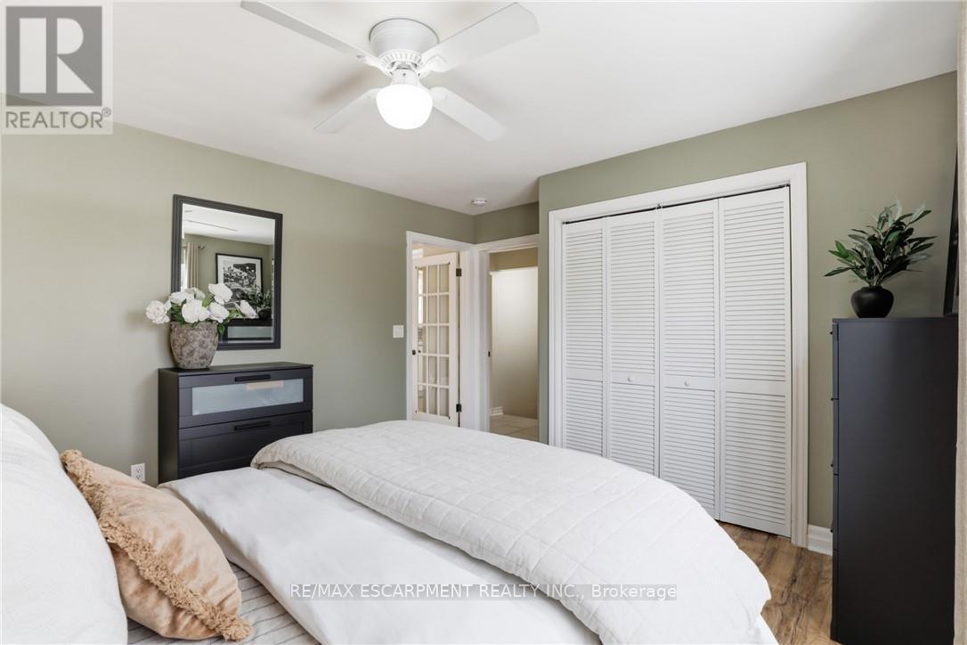 32 Audrey Street, Hamilton, ON - Indoor Photo Showing Bedroom