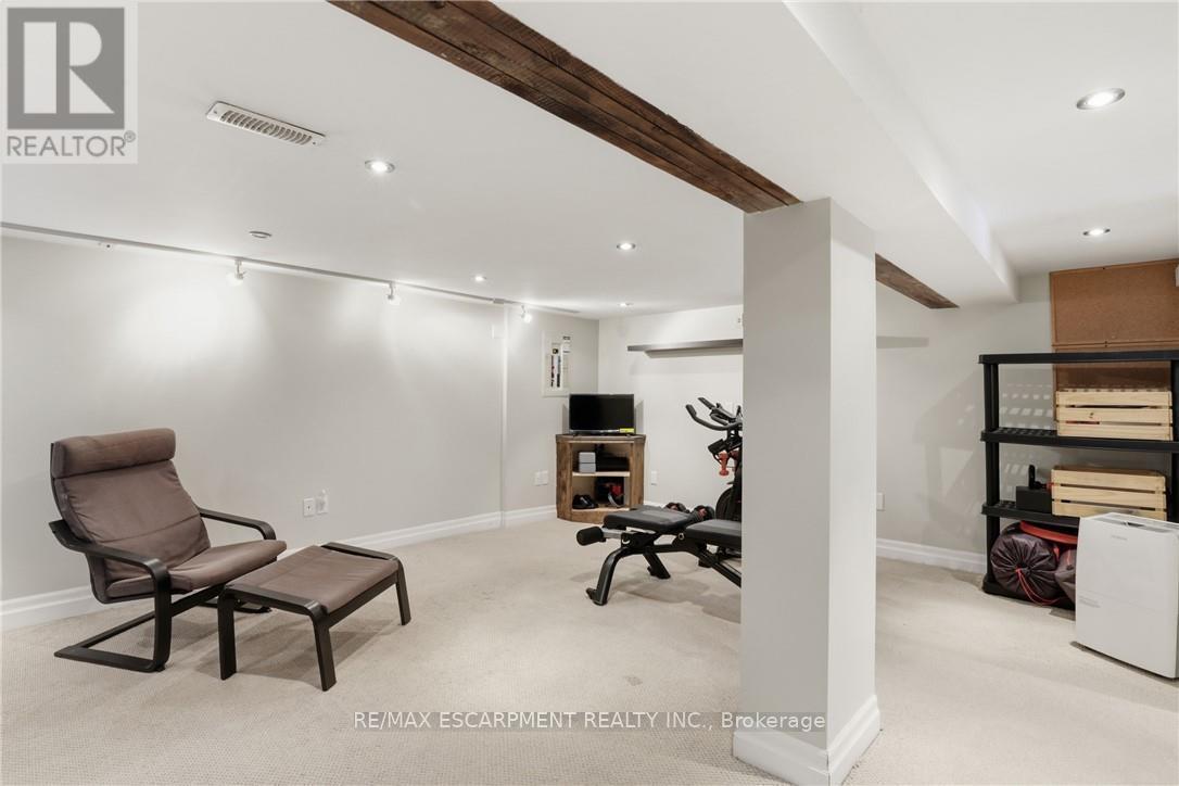 32 Audrey Street, Hamilton, ON - Indoor