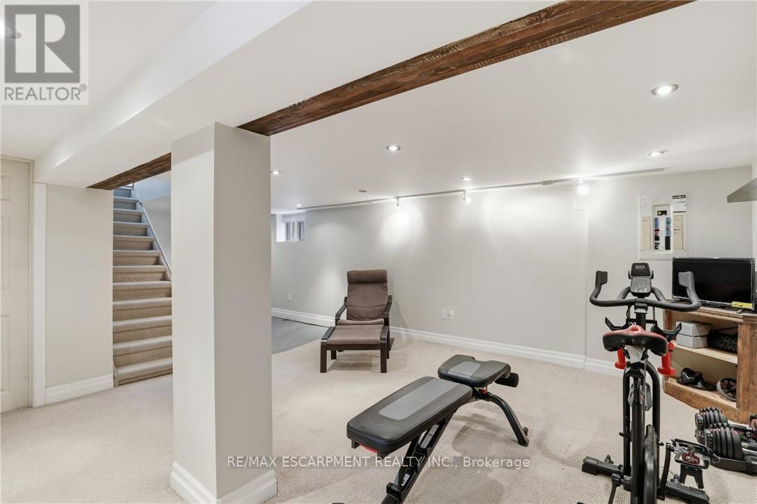 32 Audrey Street, Hamilton, ON - Indoor