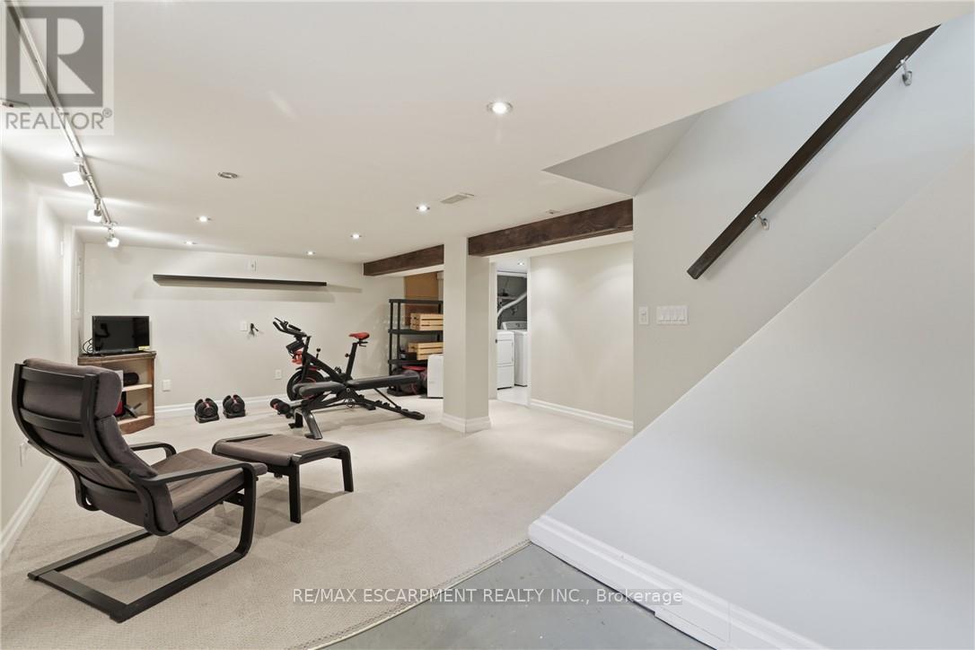 32 Audrey Street, Hamilton, ON - Indoor Photo Showing Gym Room