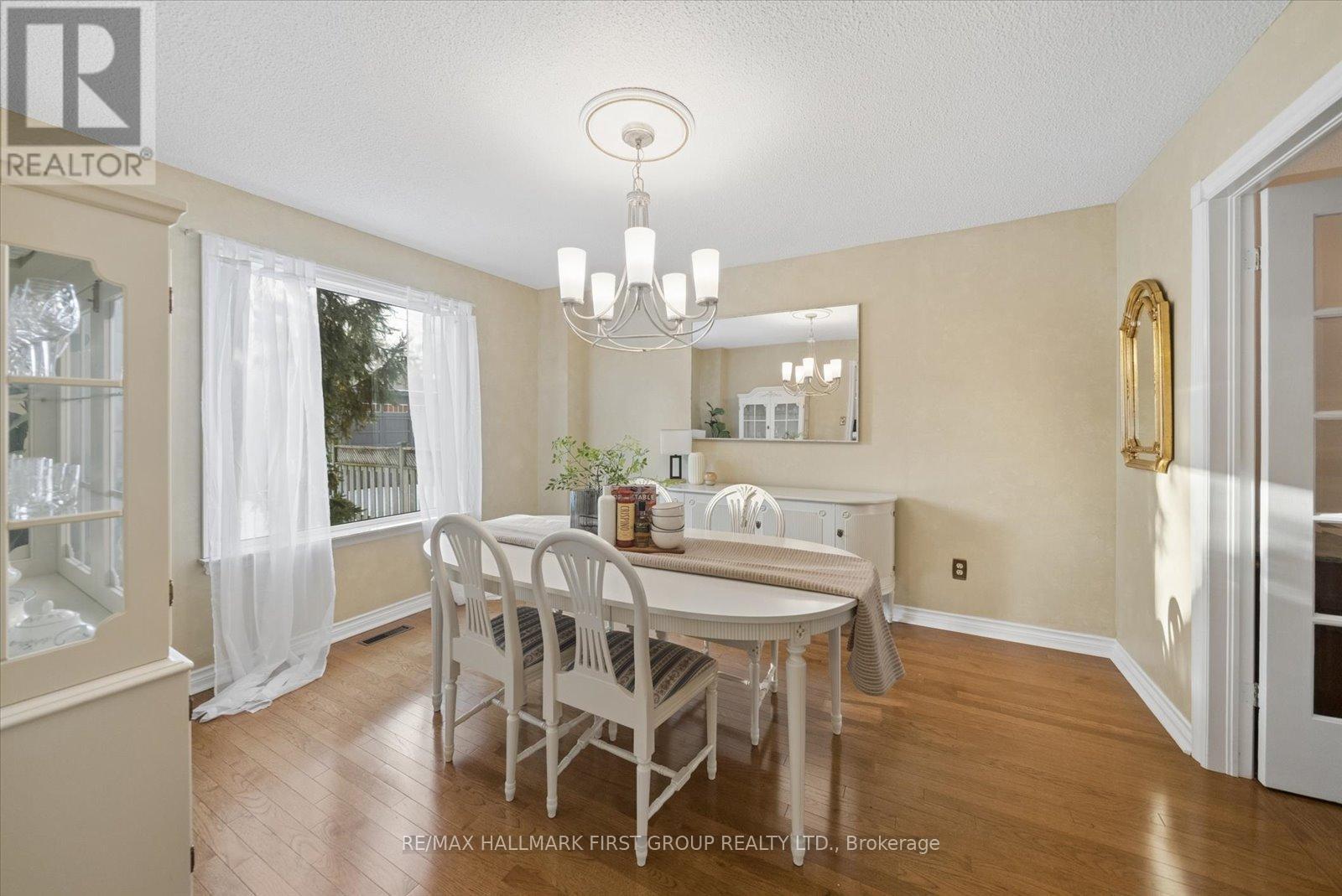 1674 Heathside Crescent, Pickering, ON - Indoor Photo Showing Dining Room
