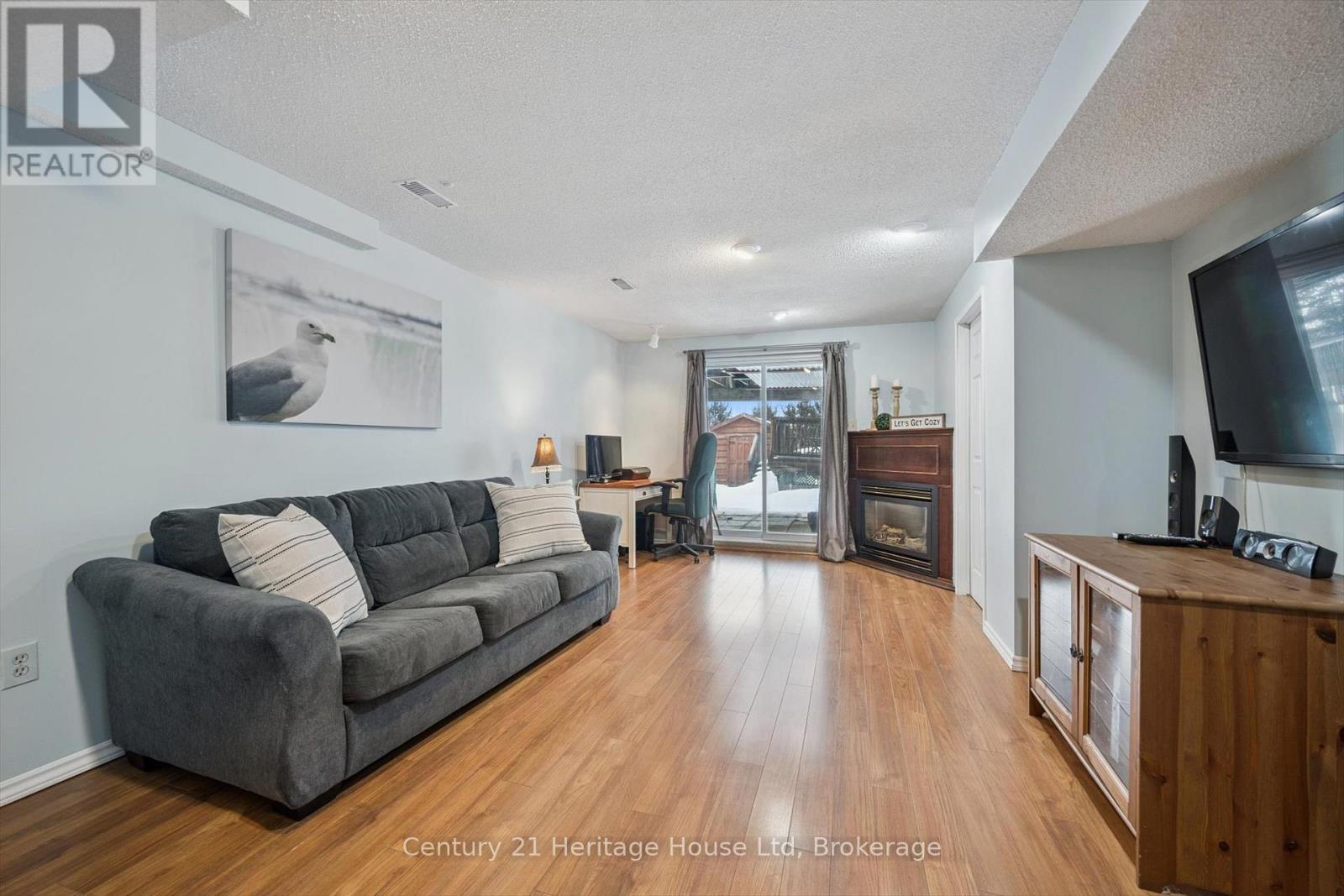 425 Misty Crescent, Kitchener, ON - Indoor Photo Showing Living Room