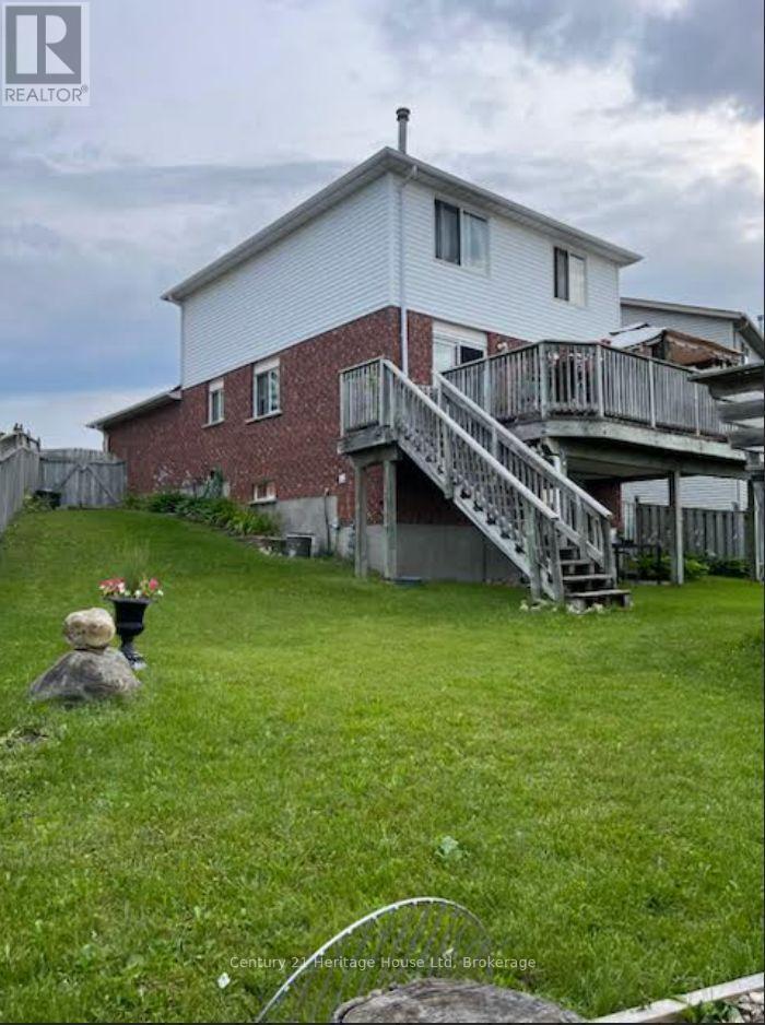 425 Misty Crescent, Kitchener, ON - Outdoor