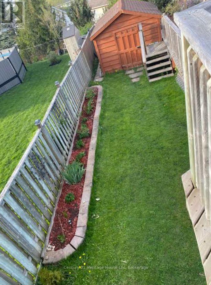 425 Misty Crescent, Kitchener, ON - Outdoor