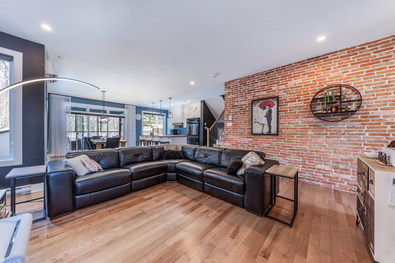 Living room - 620 Rue Victor-Bourgeau, Saint-Jean-Sur-Richelieu, QC - Indoor Photo Showing Living Room