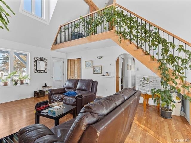 Overall view - 136 Rg Grand-Sabrevois, Sainte-Anne-De-Sabrevois, QC - Indoor Photo Showing Living Room With Fireplace