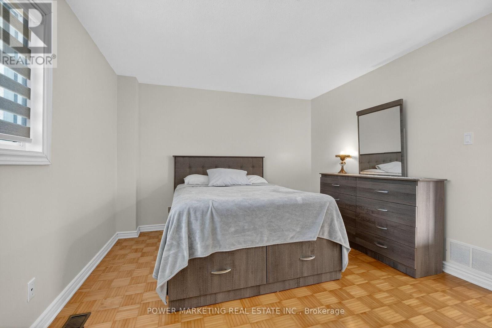 104 Bannerhill, Ottawa, ON - Indoor Photo Showing Bedroom