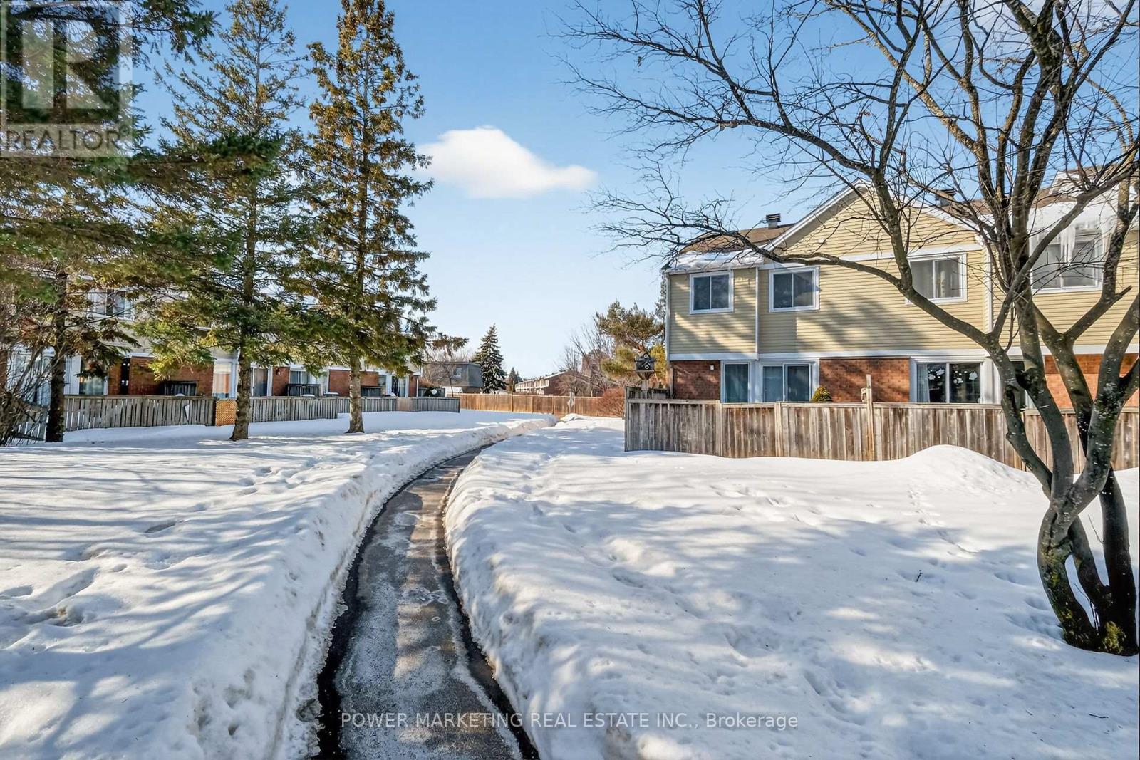 104 Bannerhill, Ottawa, ON - Outdoor