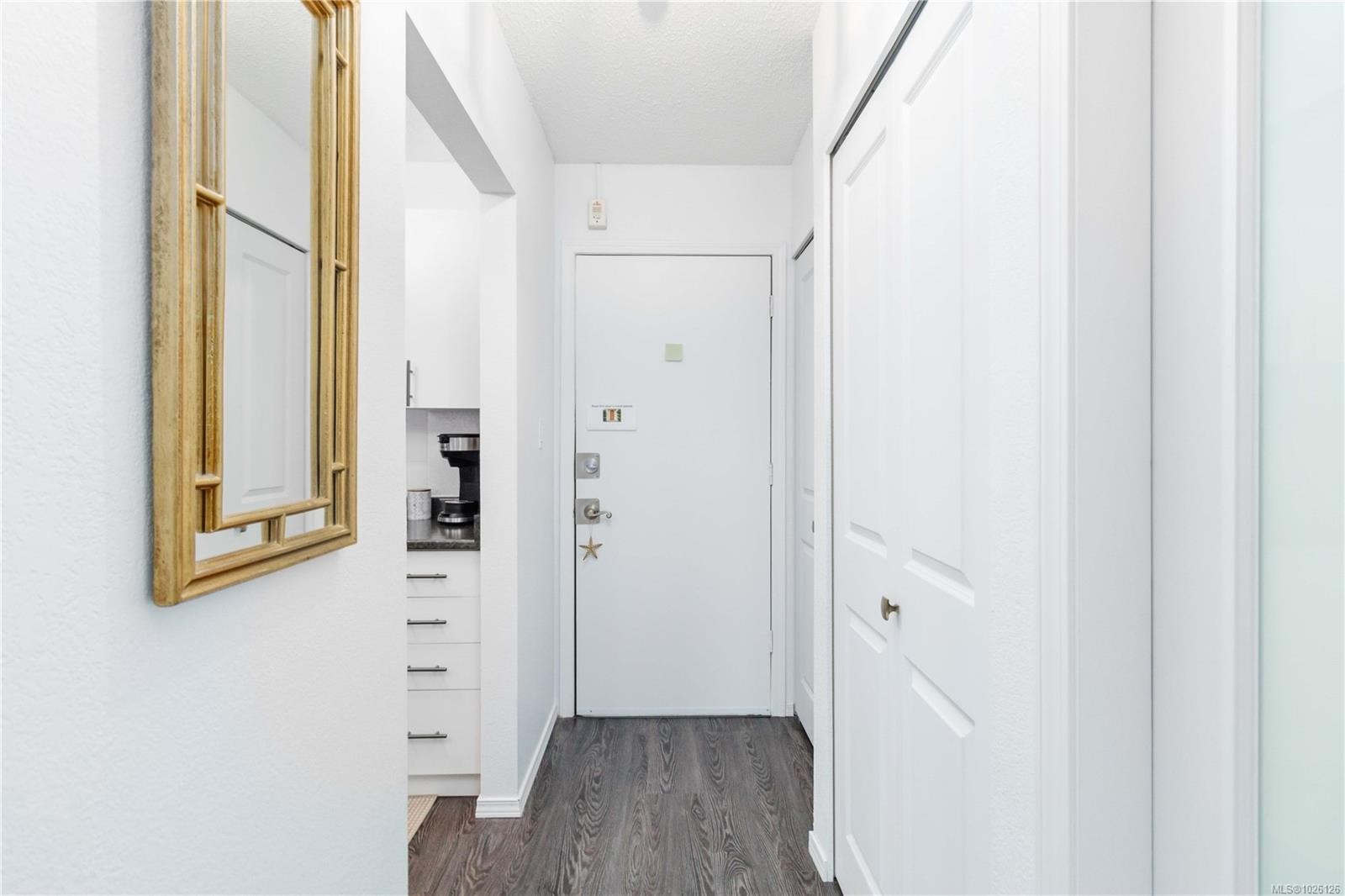 308-3225 Eldon Pl, Saanich, BC - Indoor Photo Showing Other Room