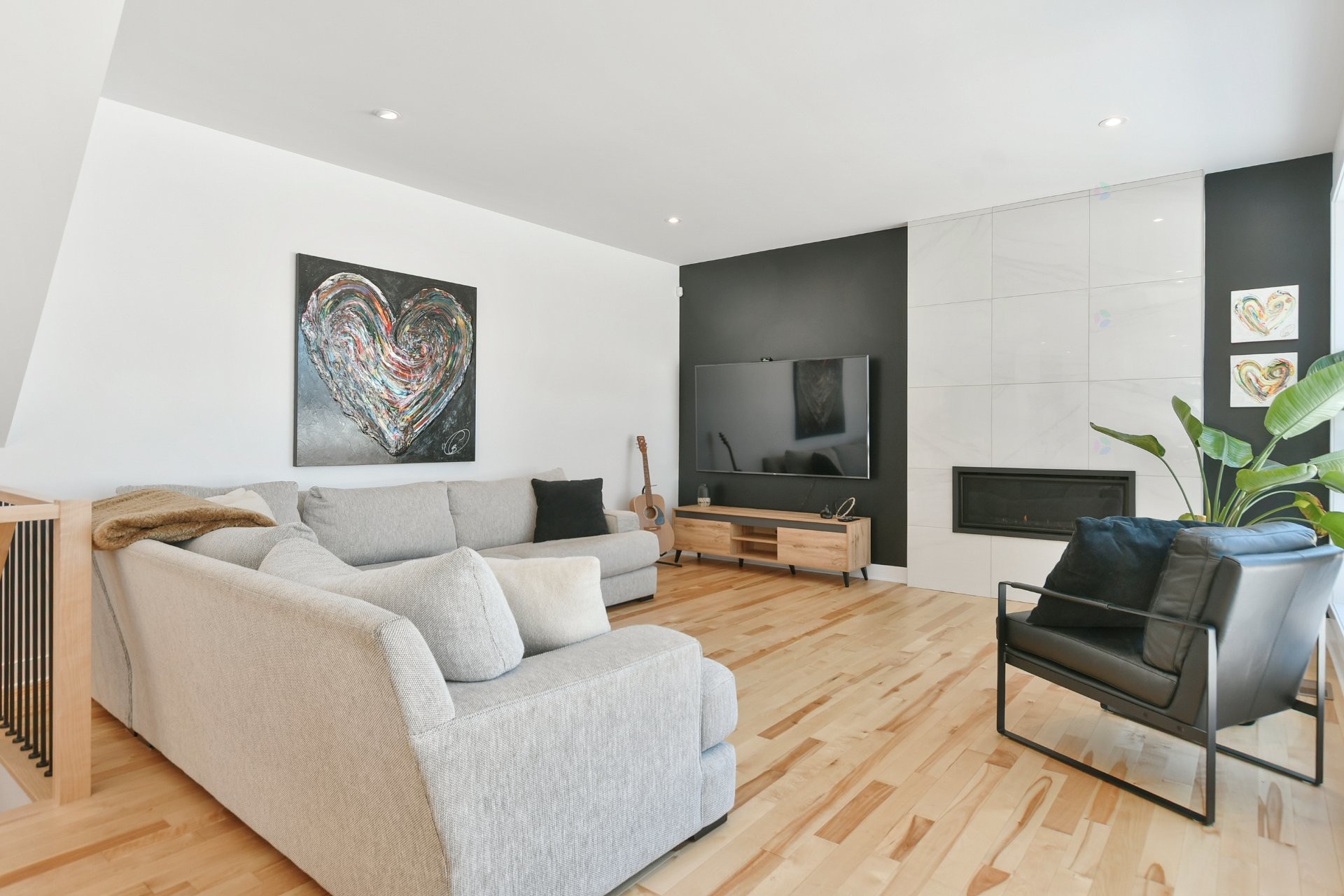 Salle familiale - 17085 Rue Du Corail, Mirabel, QC - Indoor Photo Showing Living Room