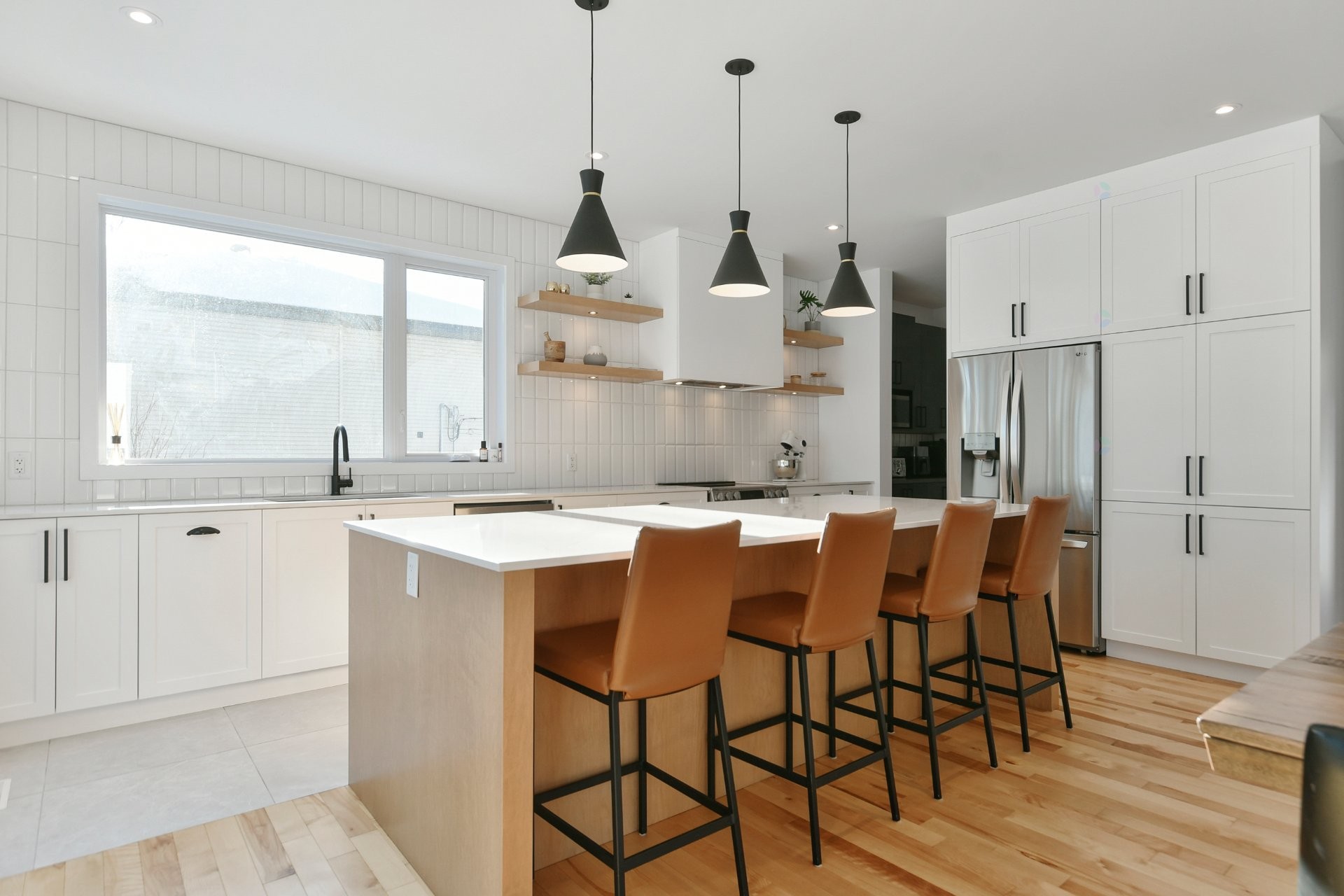 Cuisine - 17085 Rue Du Corail, Mirabel, QC - Indoor Photo Showing Kitchen With Upgraded Kitchen