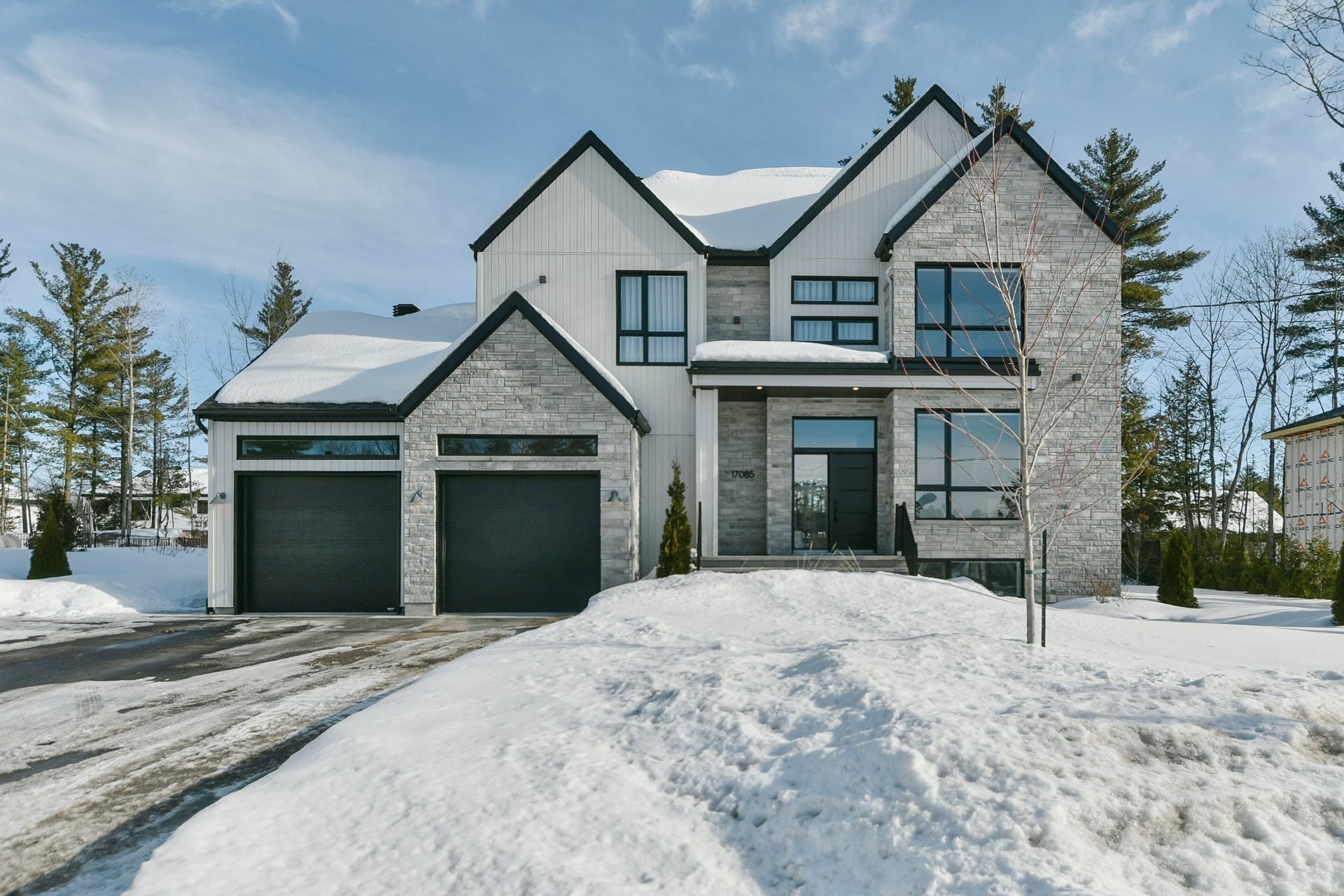Façade - 17085 Rue Du Corail, Mirabel, QC - Outdoor With Facade