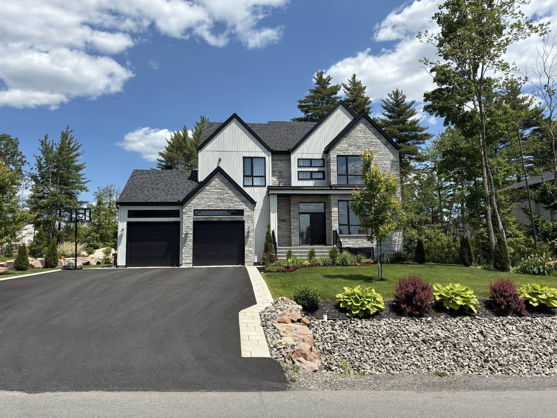 Façade - 17085 Rue Du Corail, Mirabel, QC - Outdoor With Facade