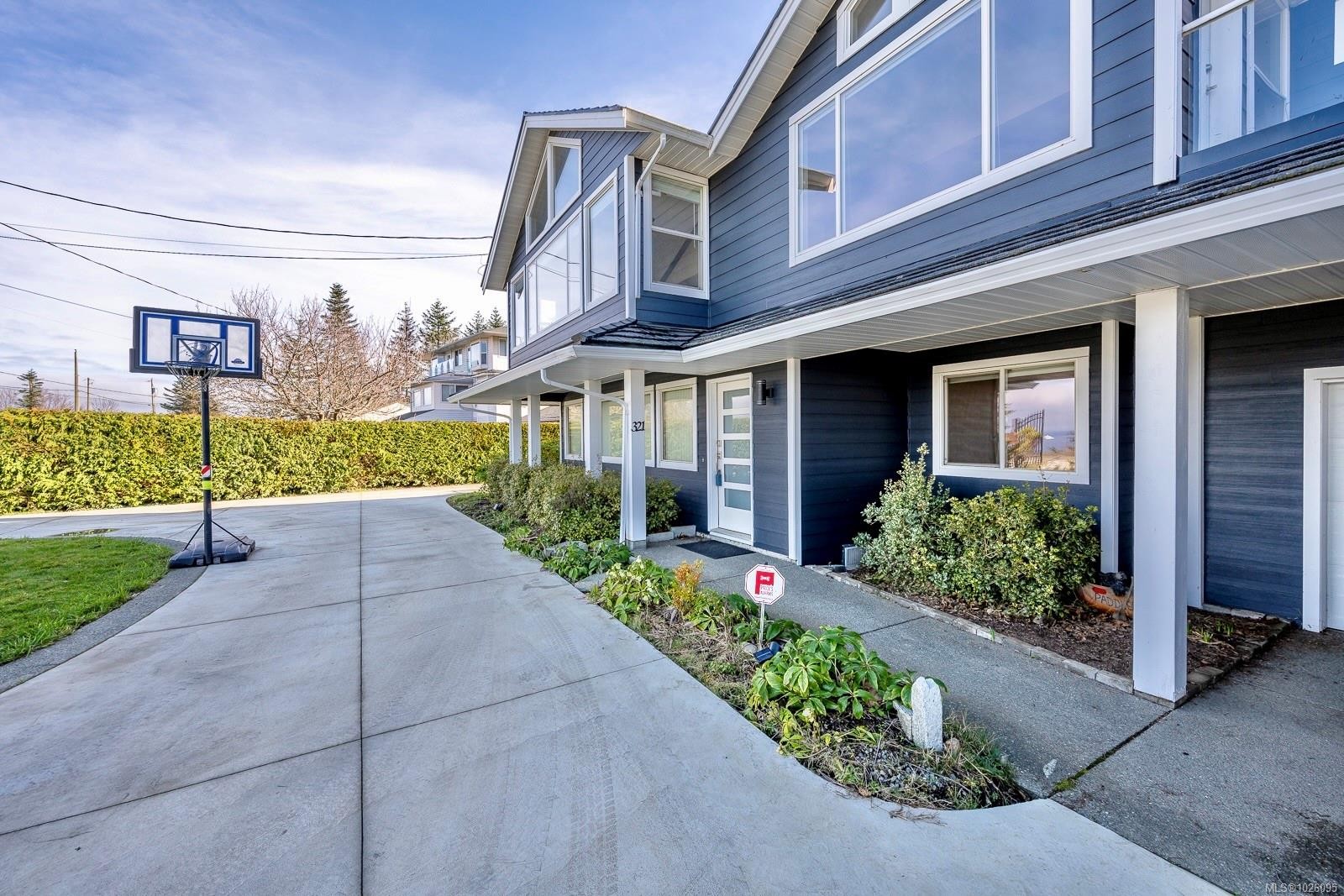 321 Wireless Rd, Comox, BC