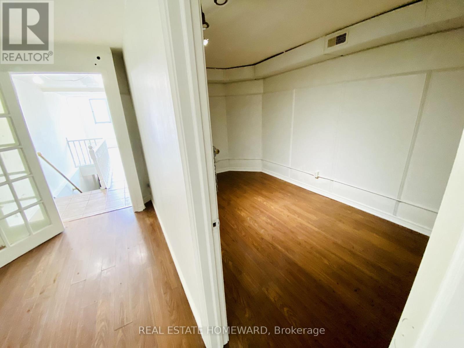 493A Danforth Avenue, Toronto, ON