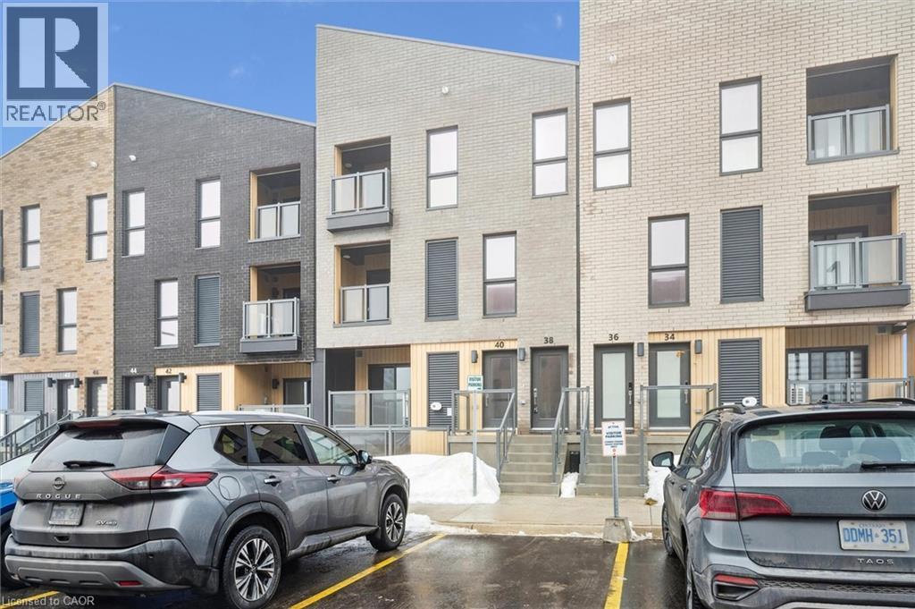 40 Urbane Boulevard, Kitchener, ON - Outdoor With Facade