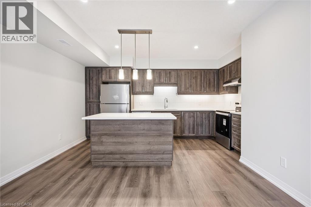 40 Urbane Boulevard, Kitchener, ON - Indoor Photo Showing Kitchen