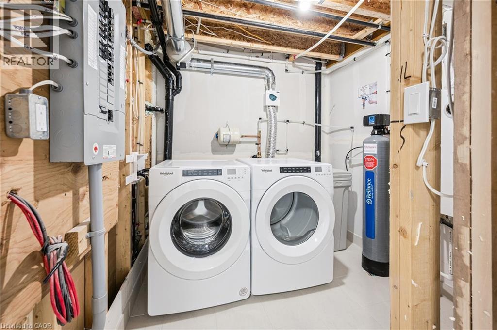 40 Urbane Boulevard, Kitchener, ON - Indoor Photo Showing Laundry Room
