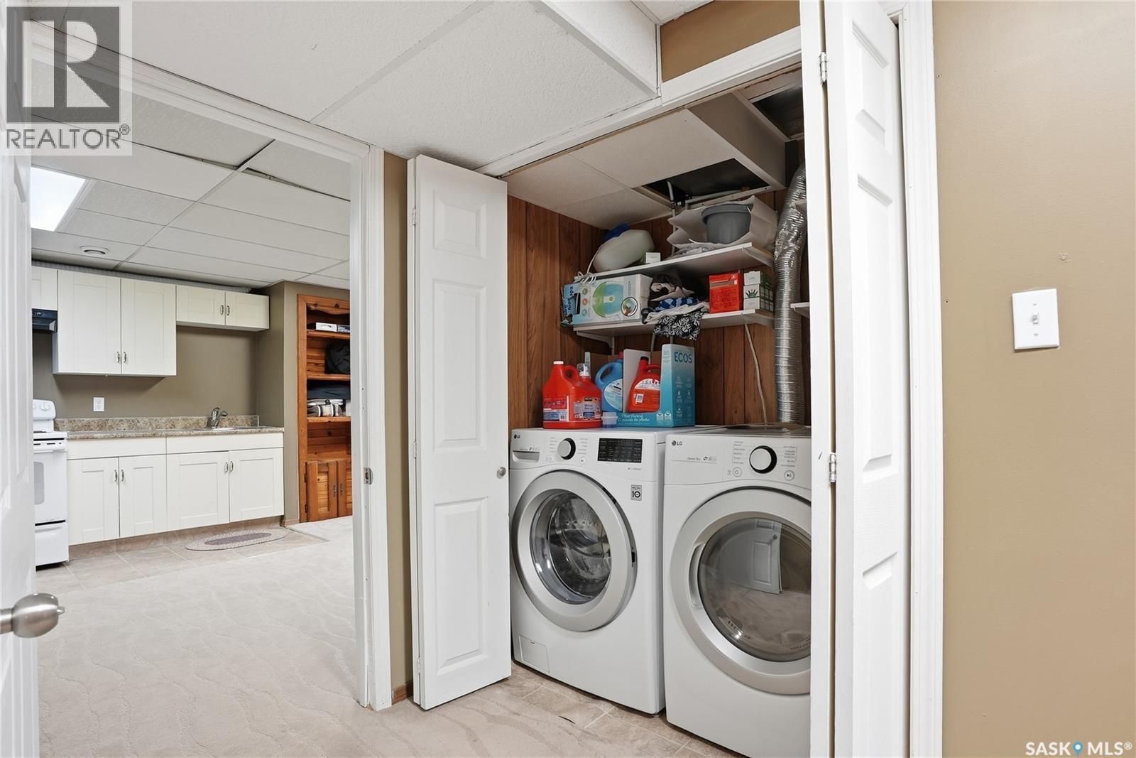 57 Moncton Place, Saskatoon, SK - Indoor Photo Showing Laundry Room