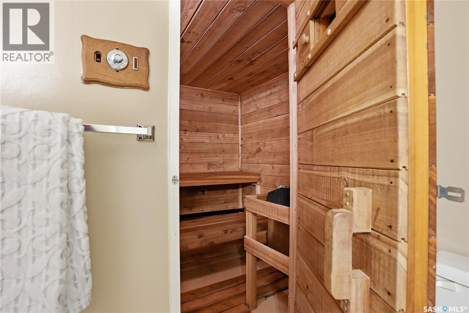 57 Moncton Place, Saskatoon, SK - Indoor Photo Showing Bathroom
