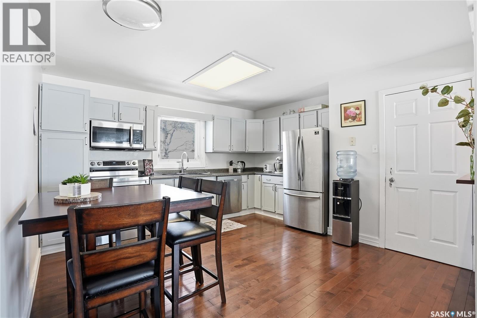 57 Moncton Place, Saskatoon, SK - Indoor Photo Showing Kitchen With Stainless Steel Kitchen