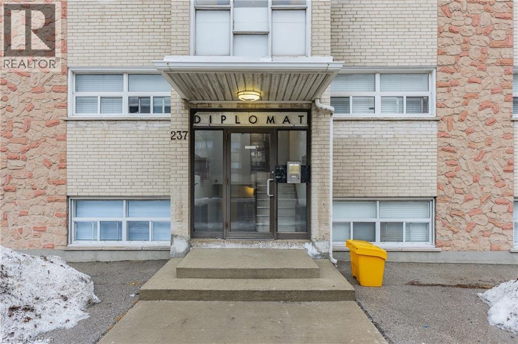 237 Mohawk Road E Unit# 10, Hamilton, ON - Outdoor With Facade