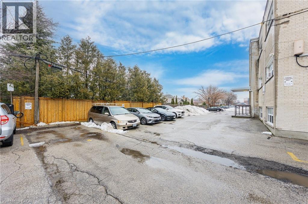 237 Mohawk Road E Unit# 8, Hamilton, ON - Outdoor