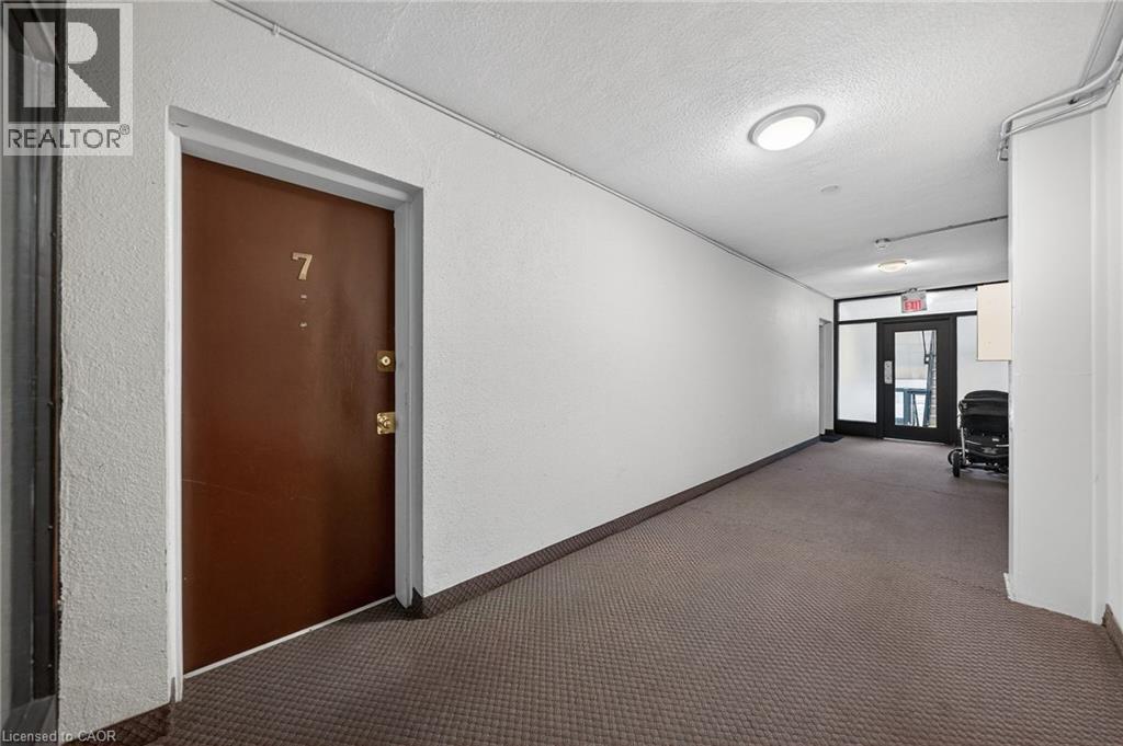 237 Mohawk Road E Unit# 7, Hamilton, ON - Indoor Photo Showing Other Room